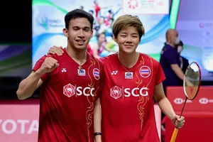 Thái Lan đặt hi vọng vào đôi nam nữ cầu lông Dechapol Puavaranukroh và Sapsiree Taerattanachai. Ảnh: Bangkok Post