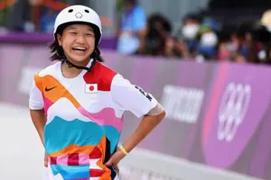 VĐV 13 tuổi Momiji Nishiya giành chiến thắng tại nội dung trượt ván đường phố nữ. Ảnh: REUTERS