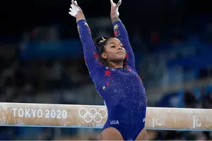 Nữ VĐV Jordan Chiles (Mỹ) thi đấu môn thể dục dụng cụ tại Olympic Tokyo 2020. Ảnh: MARCA