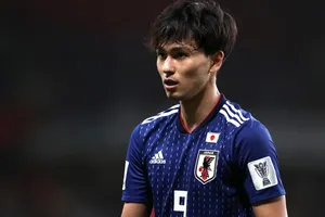 Chuyến bay chở Minamino và đồng đội bị hoãn 12 tiếng. Ảnh: AP