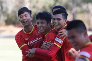 Các tuyển thủ Việt Nam đầy thoải mái trước trận đấu với Australia. Ảnh: NHẬT ĐOÀN