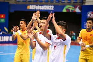 Đội tuyển futsal Việt Nam thua Nhật Bản 0-2 và gặp Iran ở tứ kết