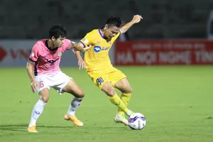 Hà Tĩnh chia điểm trước SLNA ở vòng 18 V-League 2022. ẢNH: XUÂN THỦY