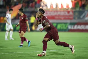 Rafaelson lập hat-trick để giúp T.Bình Định ca khúc khải hoàn. 