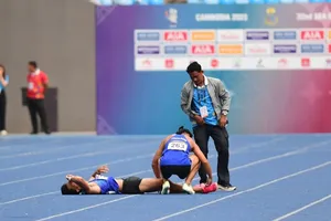 Thần đồng Puripol Boonson dính chấn thương và bỏ cuộc thi chung kết 200m nam 
