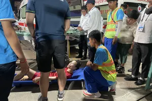 Thúy Nga phải nhập viện trong trận chung kết SEA Games 32. ẢNH: DŨNG PHƯƠNG 