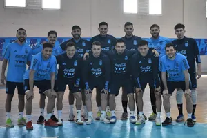 Đội tuyển futsal Argentina hội quân với 12 cầu thủ, chuẩn bị cho 3 trận giao hữu gặp Việt Nam. 