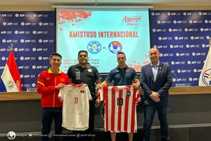 HLV Diego Giustozzi hạnh phúc khi đội tuyển futsal Việt Nam có những trận giao hữu chất lượng như gặp Paraguay. 