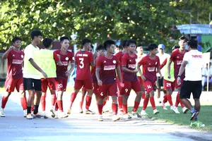 Niềm vui của các cầu thủ U21 TPHCM. ẢNH: KHẢ HÒA 