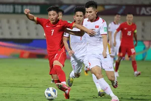 Trung vệ Thanh Bình có dịp tái đấu với ngôi sao bóng đá châu Á Wu Lei. 