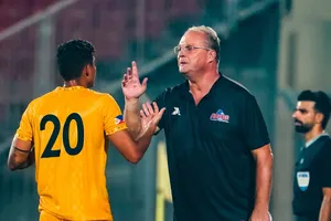 HLV Michael Weiss của Philippines đánh giá cao đội tuyển Việt Nam sau trận ra quân vòng loại World Cup 2026. 