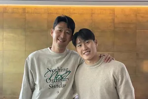 Son Heung-min mong CĐV tha thứ cho Lee Kang-in. 