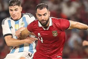 Đội phó Jordi Amat lỡ trận đấu lượt đi với đội tuyển Việt Nam vì chấn thương. ẢNH: BOLA 