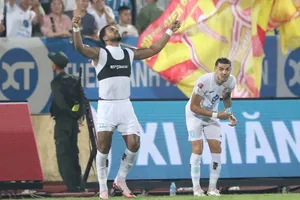 Niềm vui của Rafaelson khi ghi bàn thắng vàng cho Nam Định để thắng sát nút Hà Tĩnh. 