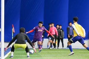 Trương Tiến Anh đã ghi điểm với HLV Kim Sang-sik trong trận giao hữu đầu tiên tại Hàn Quốc. ẢNH: ĐOÀN NHẬT