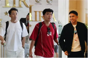 Các tuyển thủ Việt Nam háo hức cho lần đầu tiên hội quân tại Bình Dương. 