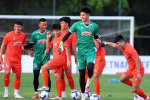 Thủ môn Trần Trung Kiên có cơ hội bắt chính tại đội tuyển Việt Nam. 