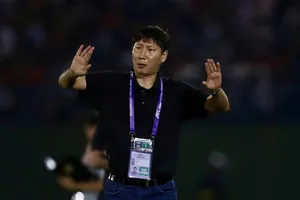 HLV Kim Sang-sik hài lòng về chiến thắng 5-0 của đội tuyển Việt Nam trước Lào tại trận ra quân vòng loại Asian Cup 2027. ẢNH: DŨNG PHƯƠNG 