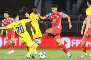 CLB TPHCM và SLNA tiếp tục cầm hòa nhau tại V-League 2024-2025. ẢNH: DŨNG PHƯƠNG 