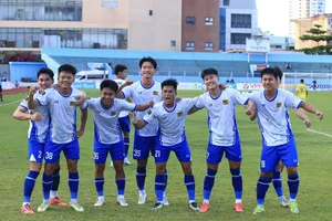 Niềm vui chiến thắng của Huế tại Khánh Hòa. ẢNH: DŨNG PHƯƠNG