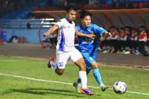 Huế và Hòa Bình đá trận "chung kết ngược" trên sân Tự Do vào cuối tuần này. 