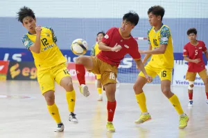 Đội Trẻ TPHCM (áo đỏ) có chiến thắng đầy cảm xúc trước Sài Gòn Titans. ẢNH: ANH TRẦN 