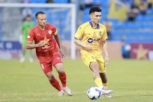 SLNA gây bất ngờ khi giành chiến thắng trên sân nhà của Hà Tĩnh. 