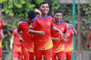 Đội tuyển bóng đá 7 người Việt Nam đá giải quốc tế tại TPHCM. ẢNH: TÂM HÀ