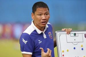 HLV Nguyễn Anh Đức đang quyết tâm xây dựng một tập thể Becamex TPHCM gắn kết