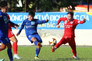 Thái Nguyên T&T và Than KSVN hòa nhau trong trận cầu hấp dẫn. ẢNH: ANH TRẦN 