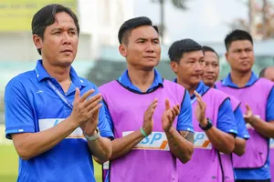 HLV Nguyễn Minh Phương trở lại với sân Bà Rịa. ẢNH: ĐÌNH TRUNG 