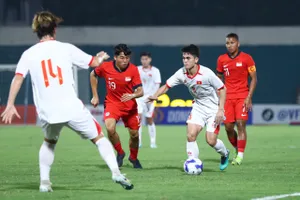 U23 Việt Nam nhận được lời khen từ HLV HLV Firdaus Kassim của U23 Singapore. ẢNH: MINH HOÀNG 