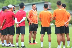 Thầy trò HLV Lê Huỳnh Đức tiếp đón Nam Định ở trận cầu dự báo đầy khó khăn. ẢNH: ĐÌNH VIÊN 