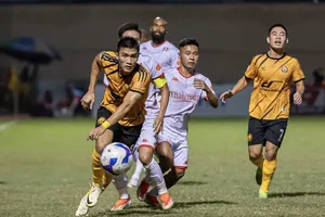 Các cầu thủ Thanh Hoá và Hải Phòng chia điểm trong trận cầu đầy cảm xúc. ẢNH: QUỲNH MAI