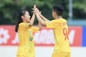 Niềm vui chiến thắng của CLB nữ TPHCM I. ẢNH: TÂM HÀ