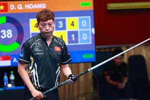 Cơ thủ Dương Quốc Hoàng dừng bước ở vòng 1/8 Giải vô địch thế giới 10 bi nam 2025. ẢNH: TÂM HÀ 