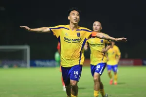 Niềm vui của cựu tuyển thủ Nguyễn Hải Huy khi ghi bàn cho Bắc Ninh