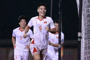 Nguyễn Hiểu Minh ra mắt màu áo đội tuyển Việt Nam. ẢNH: DŨNG PHƯƠNG