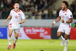 Phạm Tuấn Hải và Nguyễn Xuân Son đã ghi bàn trở lại cho đội tuyển Việt Nam. ẢNH: HẢI HOÀNG 