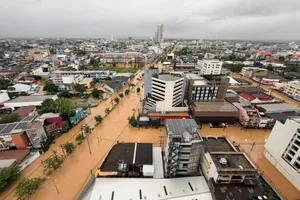 Quận Hat Yai (tỉnh Songkha) ngập trong biển nước trước thềm SEA Games 33. ẢNH: THE NATION 