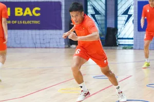 Thủ quân Phạm Đức Hòa quyết tâm cho kỳ SEA Games gần như cuối cùng của anh. ẢNH: ANH TRẦN