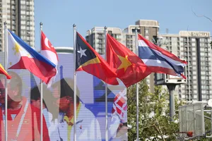 Lá cờ đỏ sao vàng của Việt Nam tung bay tại khu liên hợp thể thao Hua Mak. ẢNH: DŨNG PHƯƠNG 