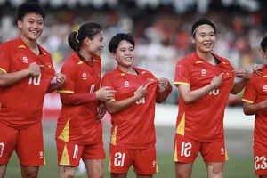 Niềm vui chiến thắng của đội tuyển nữ Việt Nam. ẢNH: DŨNG PHƯƠNG