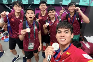 Khuất Văn Khang cùng đồng đội khoe tấm huy chương đồng tại vòng chung kết U23 châu Á 2026