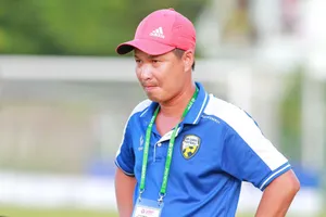 HLV Trịnh Văn Hậu thời điểm dẫn dắt đội quê hương An Giang tham dự Giải hạng Nhất quốc gia. ẢNH: DƯƠNG THU 