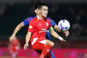 Tiền đạo Nguyễn Tiến Linh đang tụt dài về phong độ. ẢNH: VPF 