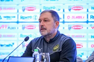 HLV Peter Cklamovski quyết tâm cùng Malaysia giành chiến thắng ở trận chia tay vòng loại Asian Cup 2027. ẢNH: MINH HOÀNG 