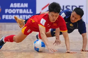 Đội tuyển futsal Việt Nam và Thái Lan đã cống hiến cho khán giả trận cầu hấp dẫn. ẢNH: FAT 