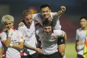 Các cầu thủ Công an TPHCM giải tỏa áp lực bằng chiến thắng đầy cảm xúc trên sân của Hà Tĩnh. ẢNH: ĐÌNH VIÊN 