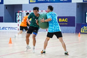 Pivot Nguyễn Minh Trí tái xuất futasl chuyên nghiệp